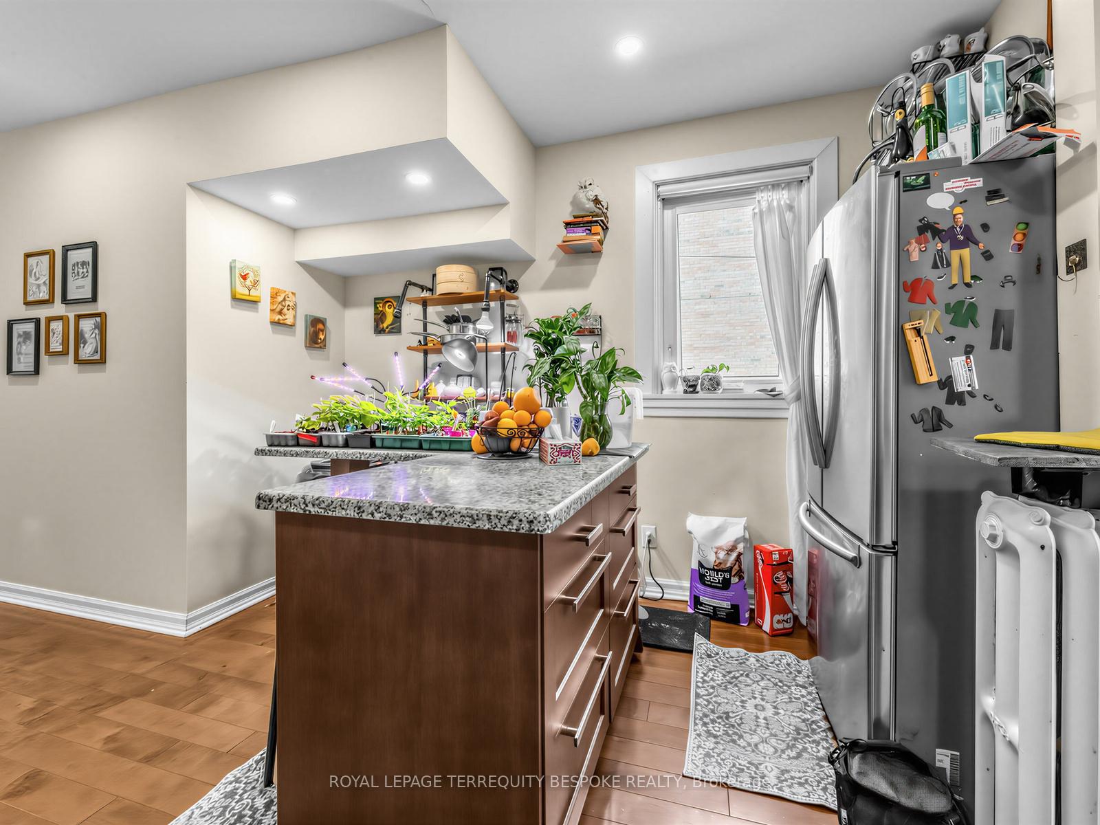 Photo 25 of 505 Parkside Drive, Toronto, High Park-Swansea — HOMEH
