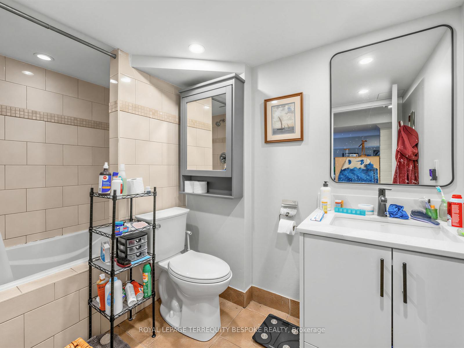Photo 33 of 505 Parkside Drive, Toronto, High Park-Swansea — HOMEH