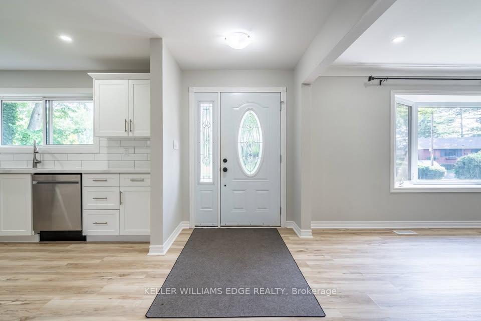 Photo 3 of Unit MAIN, 1310 Princeton Crescent, Burlington, Mountainside — HOMEH