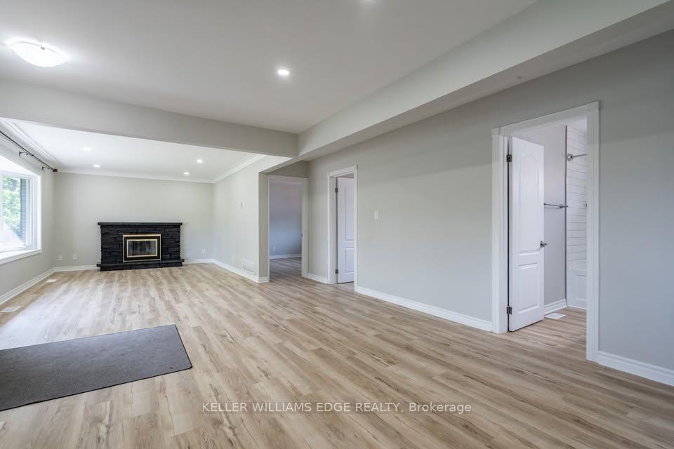 Photo 4 of Unit MAIN, 1310 Princeton Crescent, Burlington, Mountainside — HOMEH