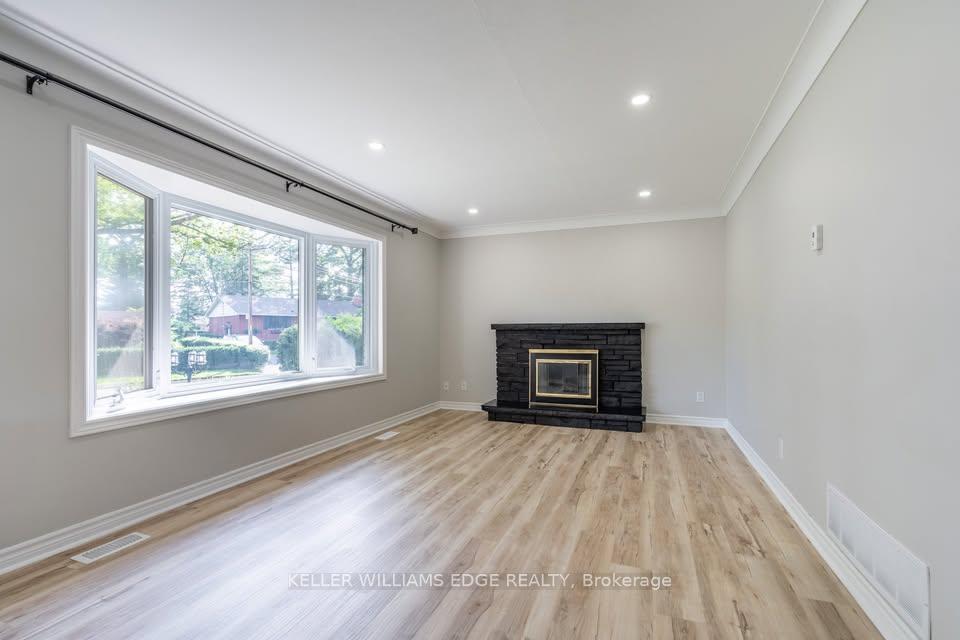 Photo 5 of Unit MAIN, 1310 Princeton Crescent, Burlington, Mountainside — HOMEH