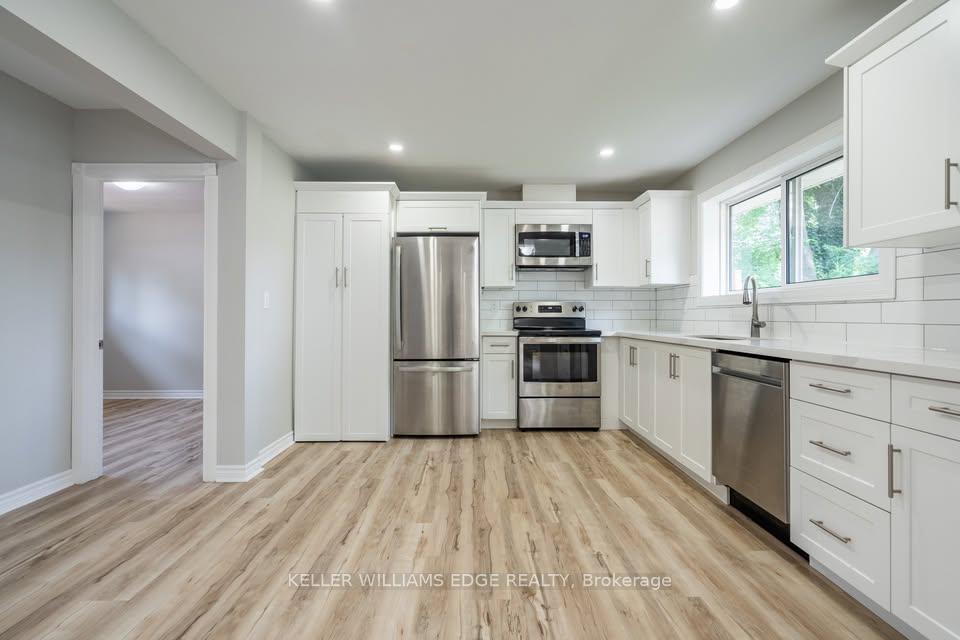 Photo 7 of Unit MAIN, 1310 Princeton Crescent, Burlington, Mountainside — HOMEH