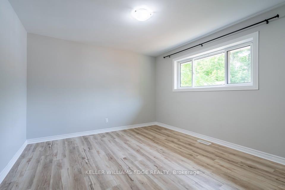 Photo 11 of Unit MAIN, 1310 Princeton Crescent, Burlington, Mountainside — HOMEH