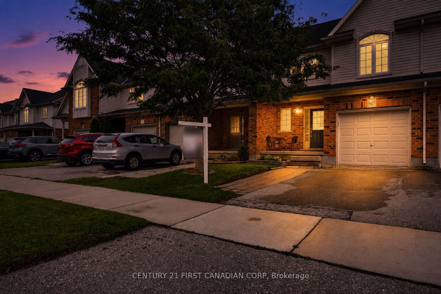 Photo 2 of 947 Silverfox Crescent E, London, North S — HOMEH