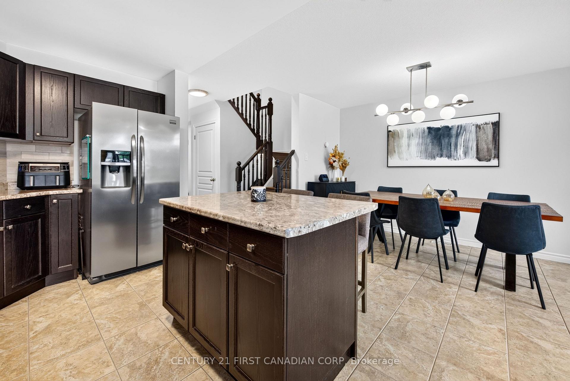 Photo 17 of 947 Silverfox Crescent E, London, North S — HOMEH