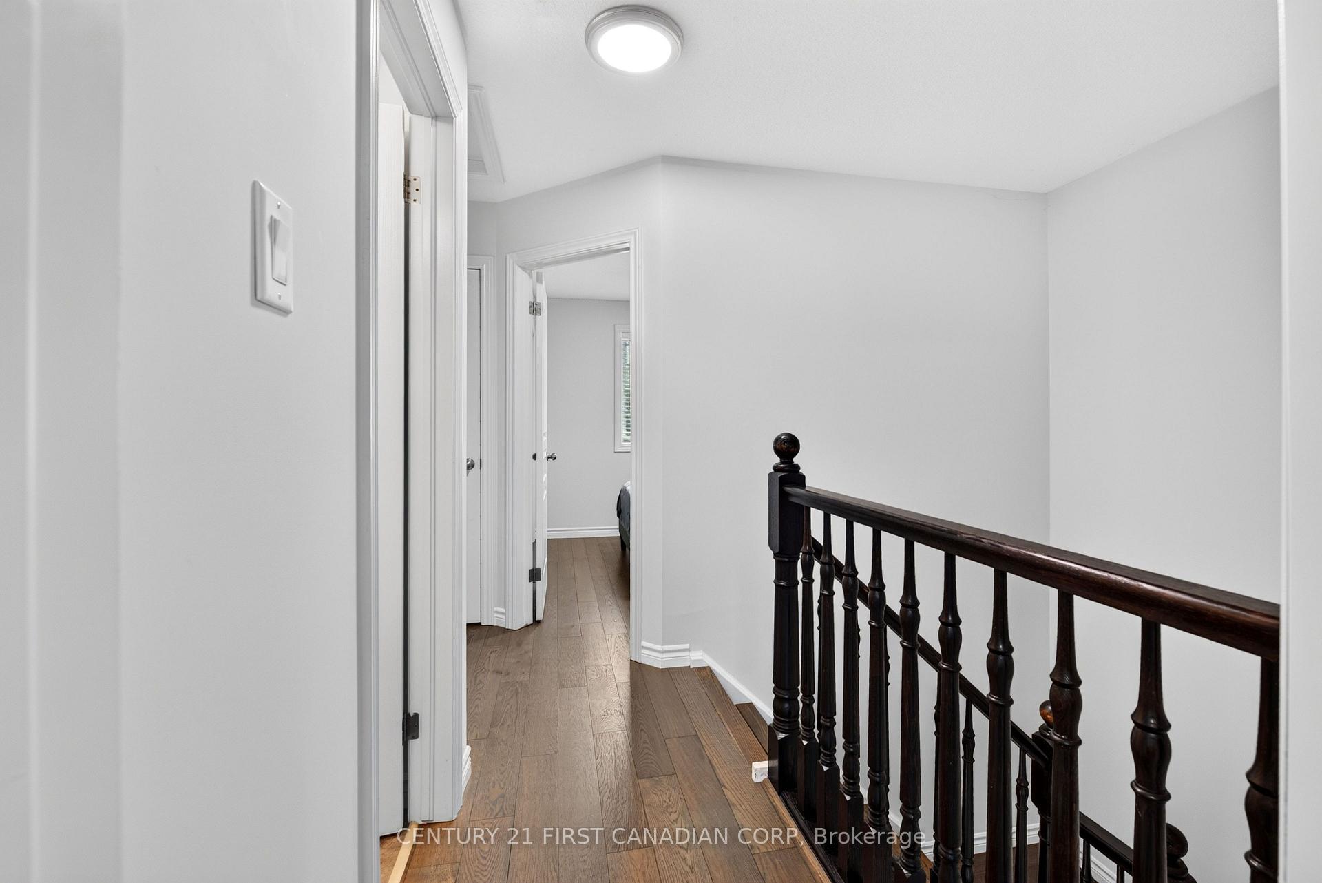 Photo 25 of 947 Silverfox Crescent E, London, North S — HOMEH