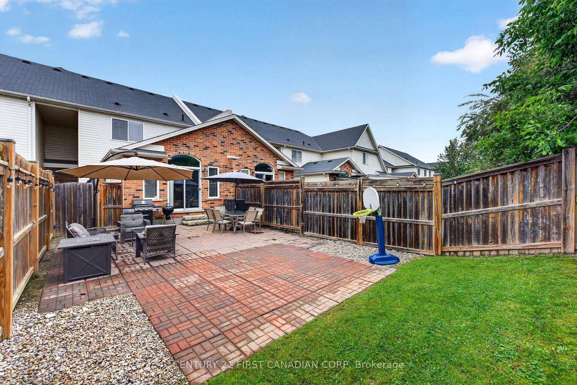 Photo 50 of 947 Silverfox Crescent E, London, North S — HOMEH