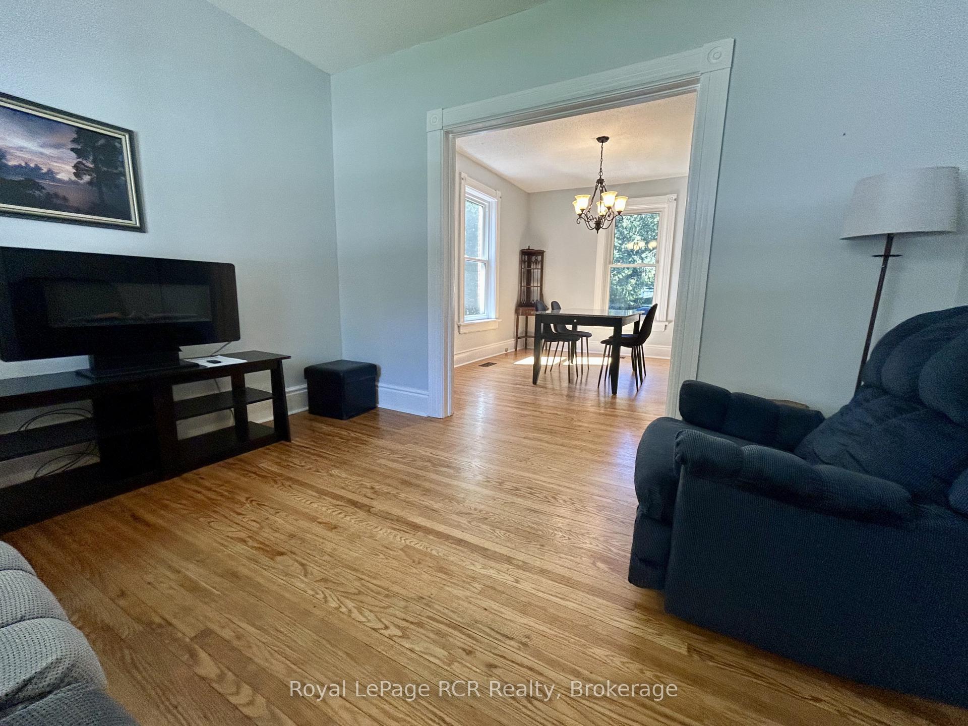 Photo 4 of 962 7th Avenue E, Owen Sound — HOMEH