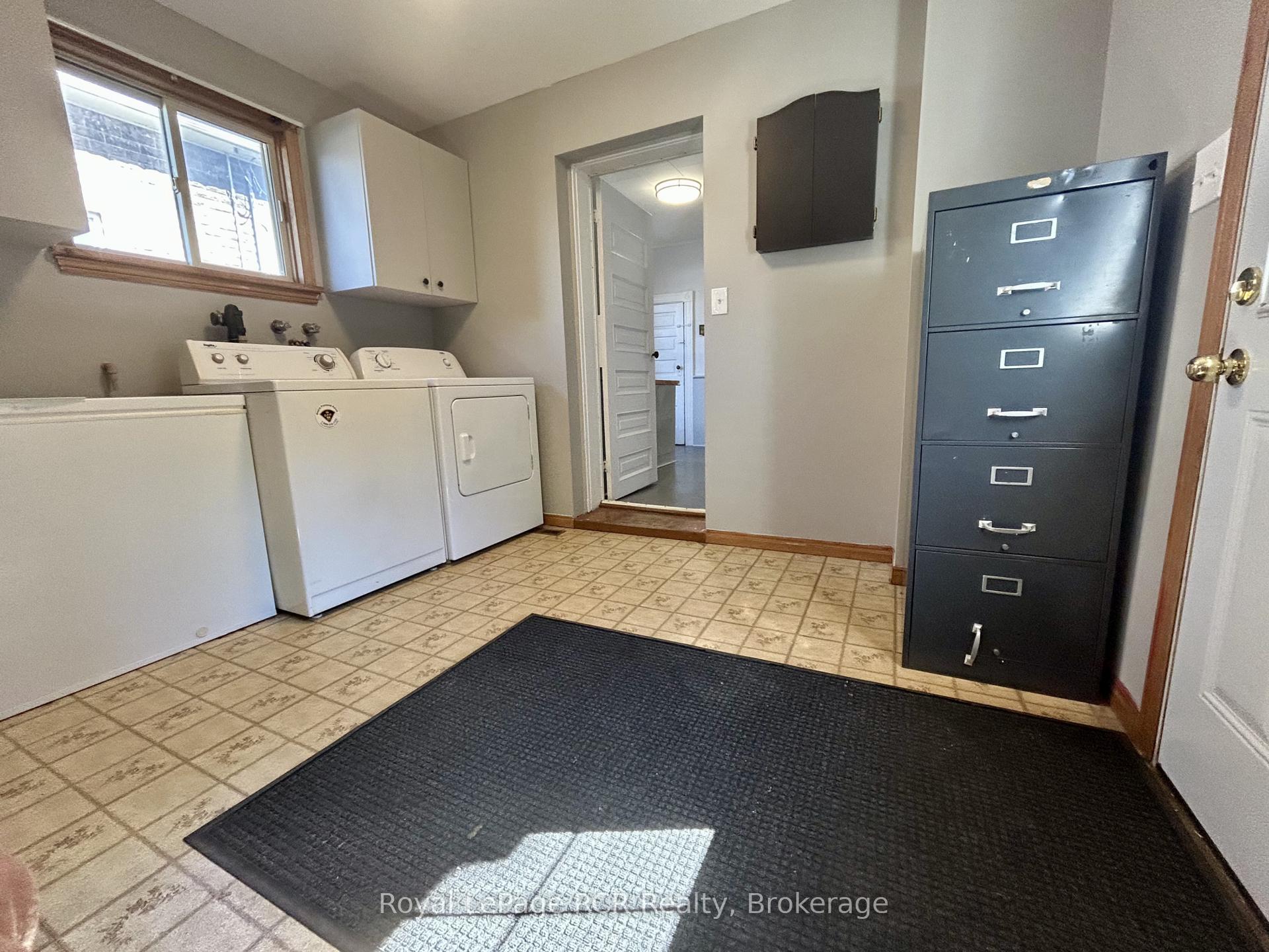 Photo 8 of 962 7th Avenue E, Owen Sound — HOMEH