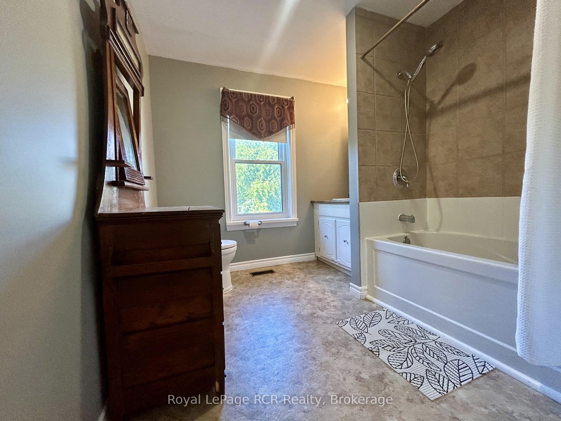 Photo 15 of 962 7th Avenue E, Owen Sound — HOMEH