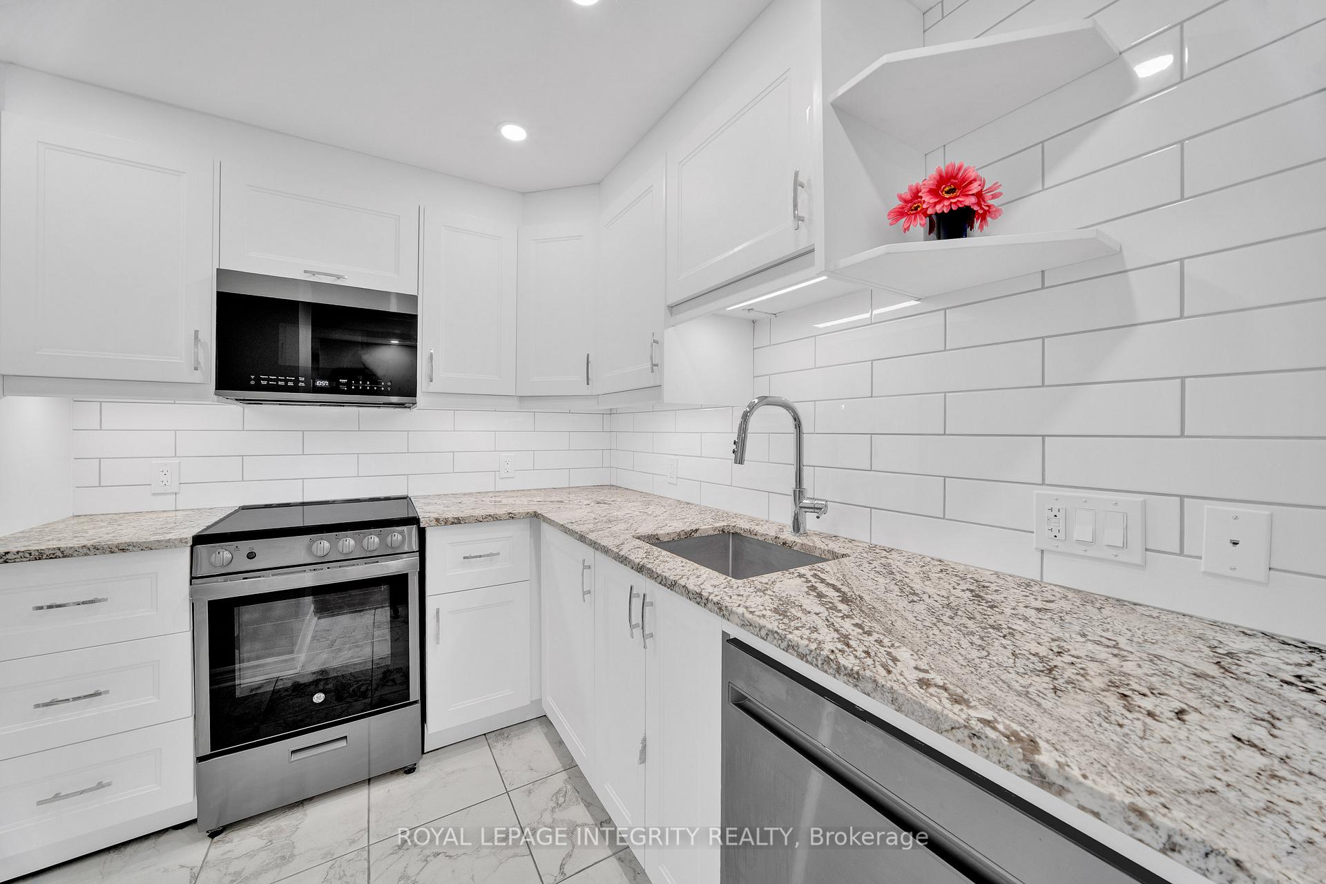 Photo 16 of Unit 217, 35 Murray Street, Ottawa, Lower Town/Byward Market — HOMEH