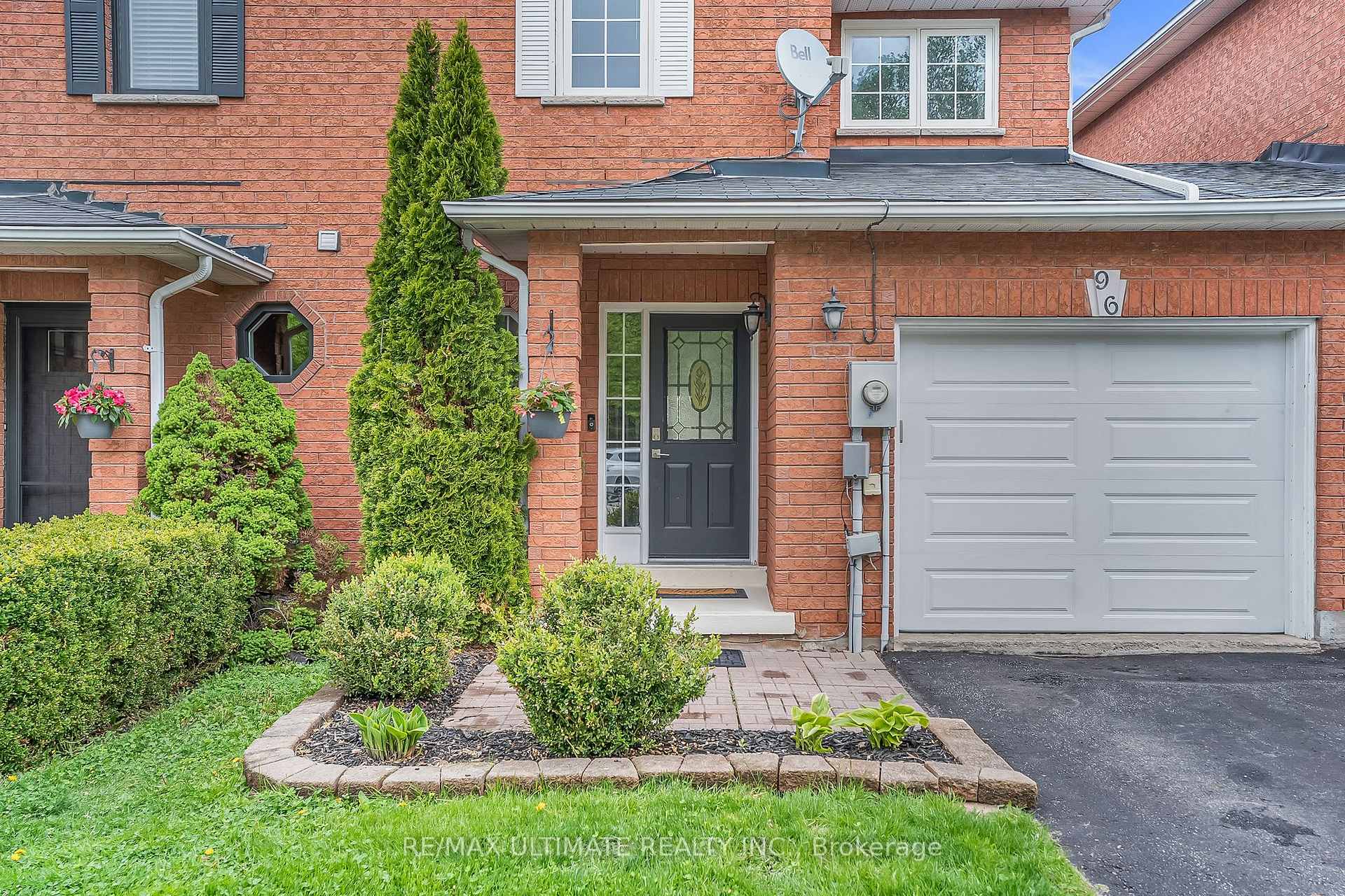 Photo 2 of 96 Bruce Crescent, Barrie, Bayshore — HOMEH