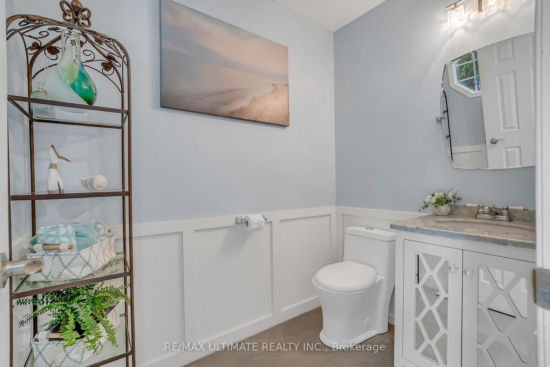 Photo 5 of 96 Bruce Crescent, Barrie, Bayshore — HOMEH