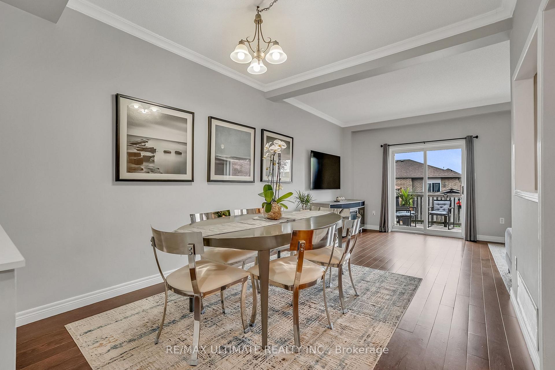 Photo 6 of 96 Bruce Crescent, Barrie, Bayshore — HOMEH
