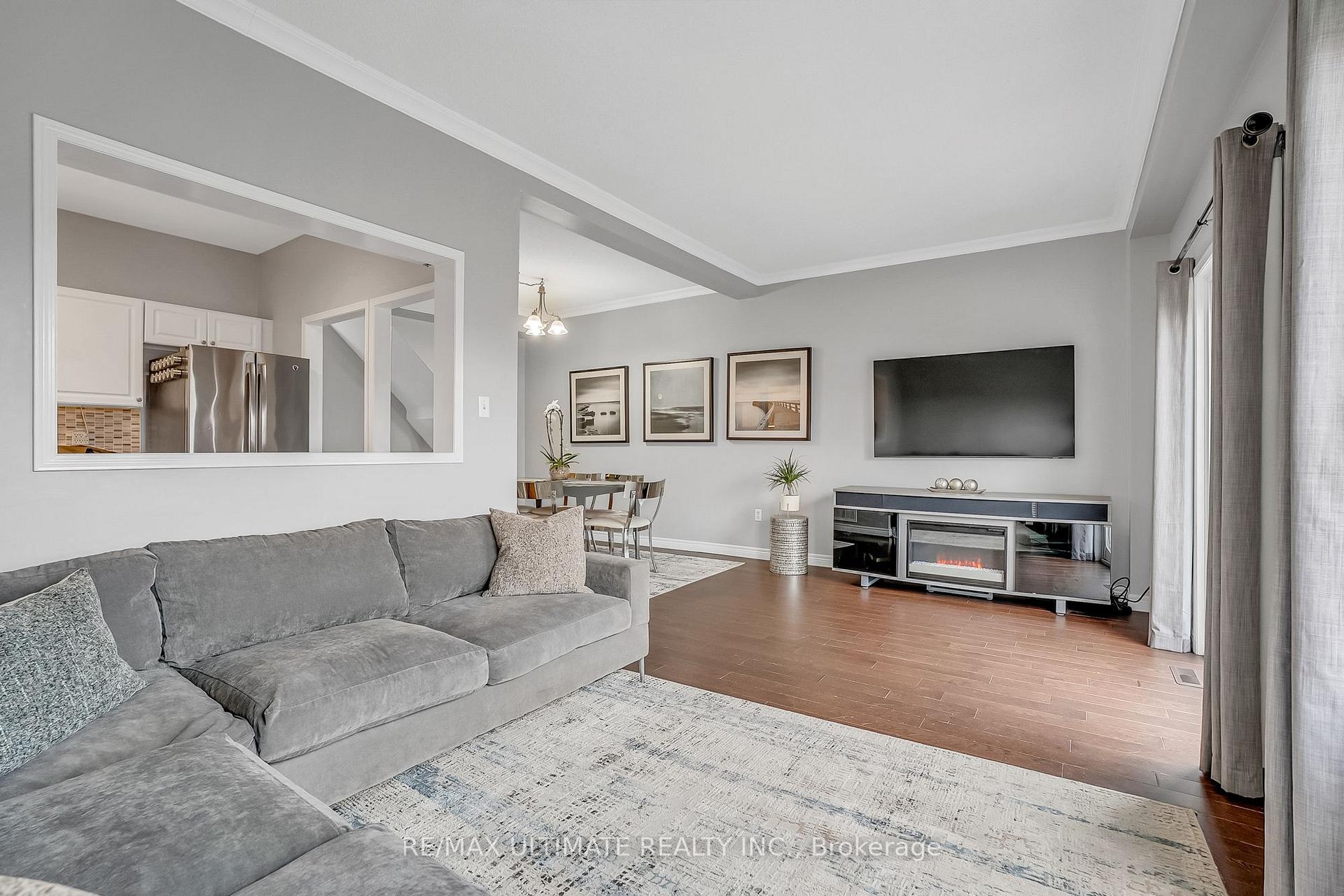 Photo 11 of 96 Bruce Crescent, Barrie, Bayshore — HOMEH