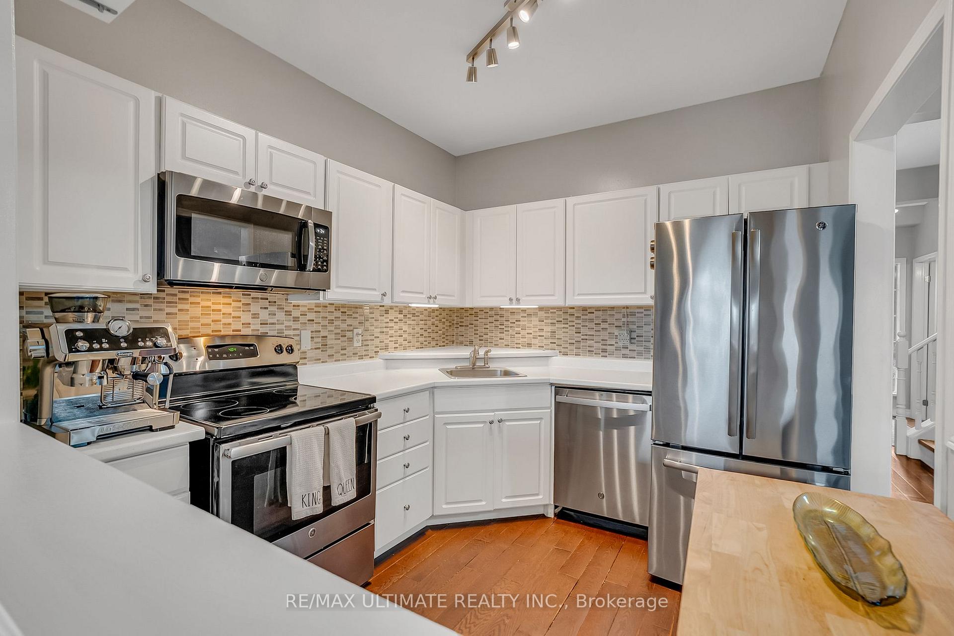 Photo 15 of 96 Bruce Crescent, Barrie, Bayshore — HOMEH