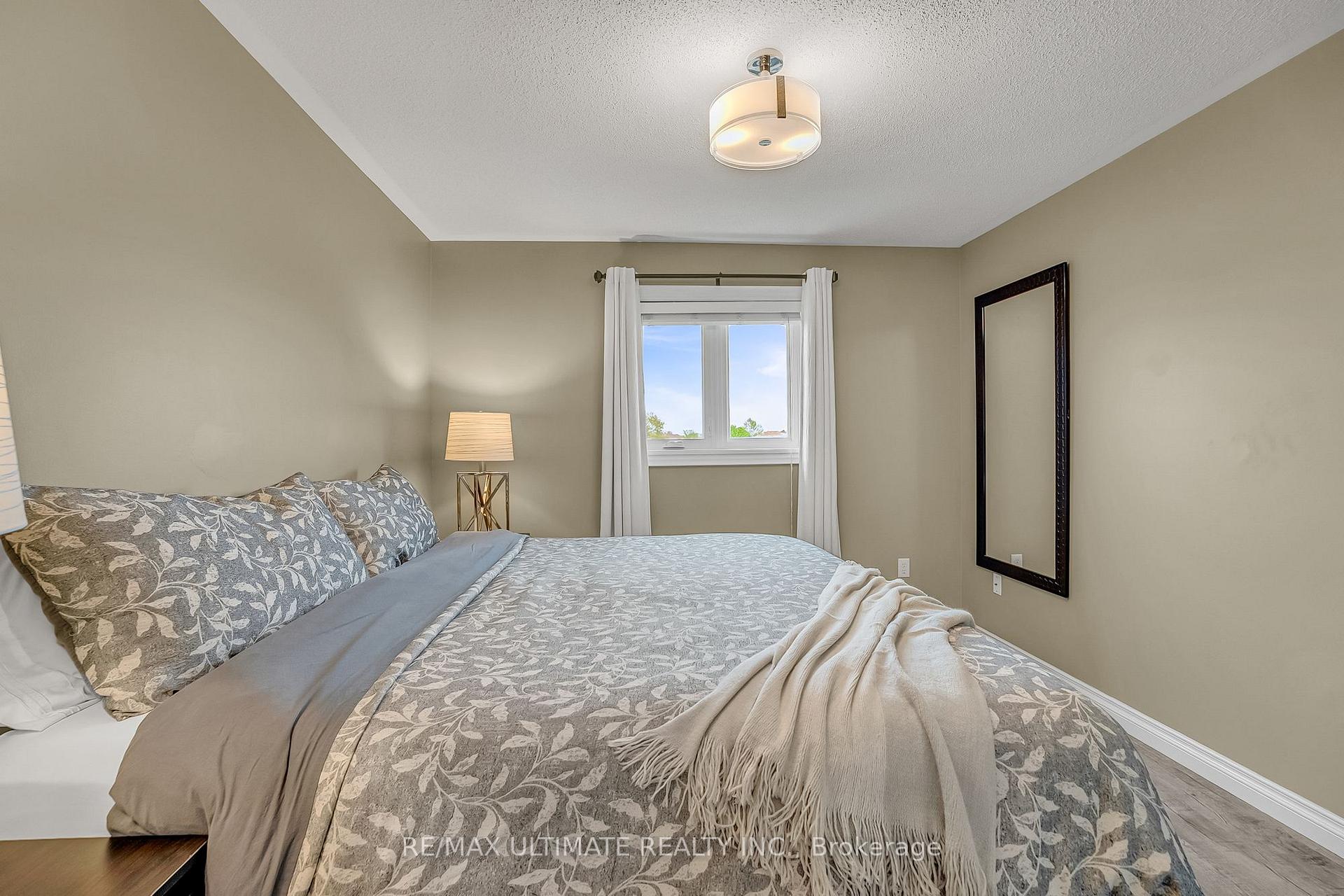 Photo 22 of 96 Bruce Crescent, Barrie, Bayshore — HOMEH