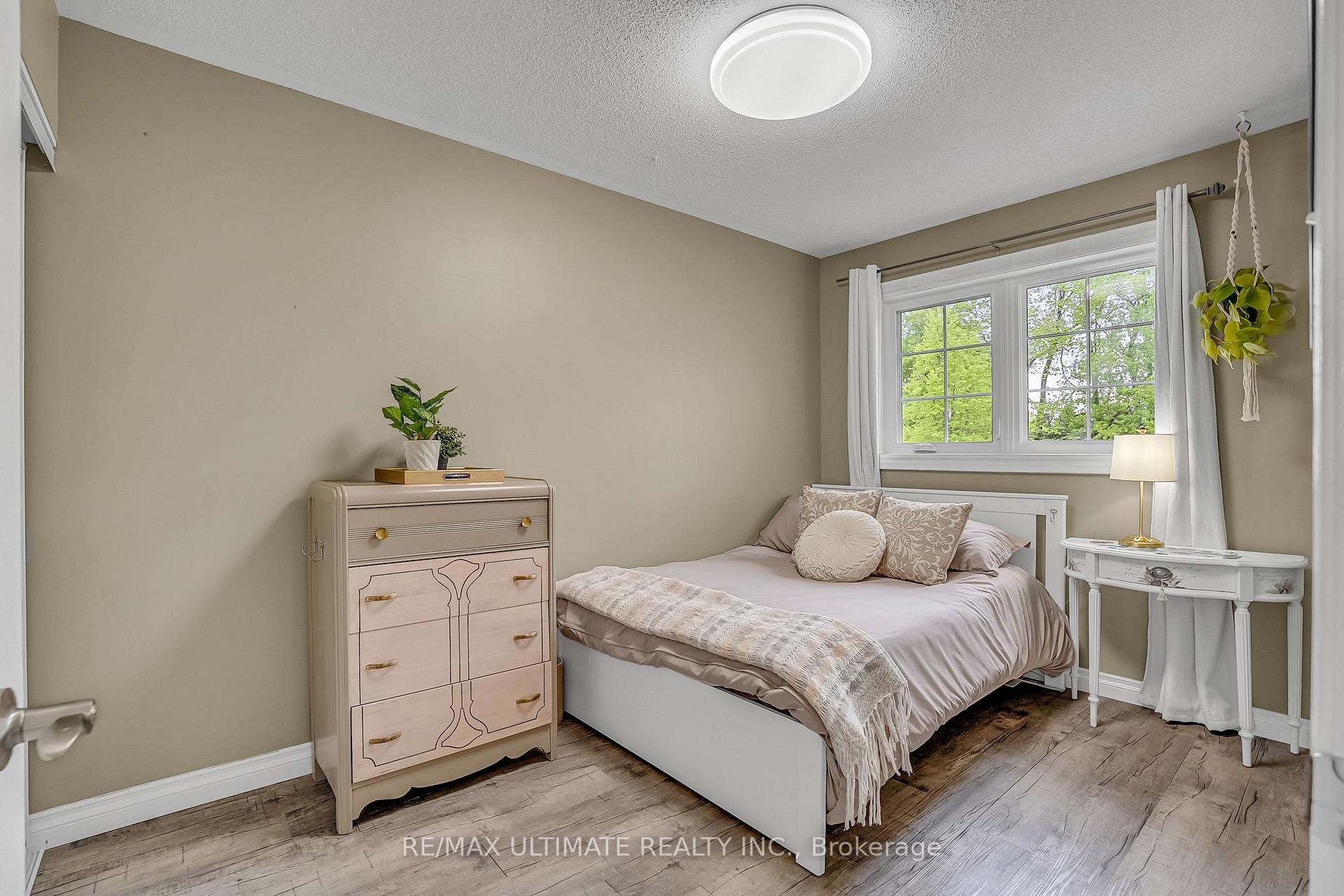 Photo 26 of 96 Bruce Crescent, Barrie, Bayshore — HOMEH