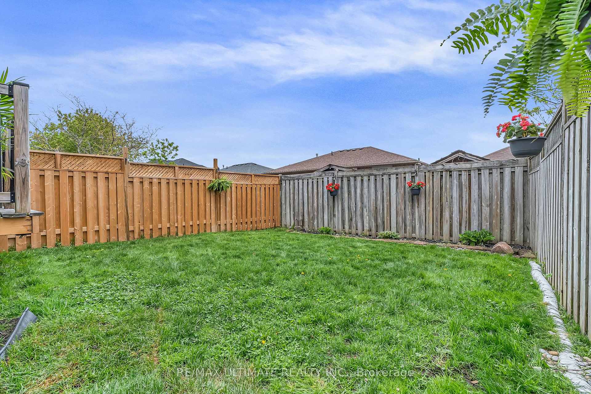 Photo 46 of 96 Bruce Crescent, Barrie, Bayshore — HOMEH