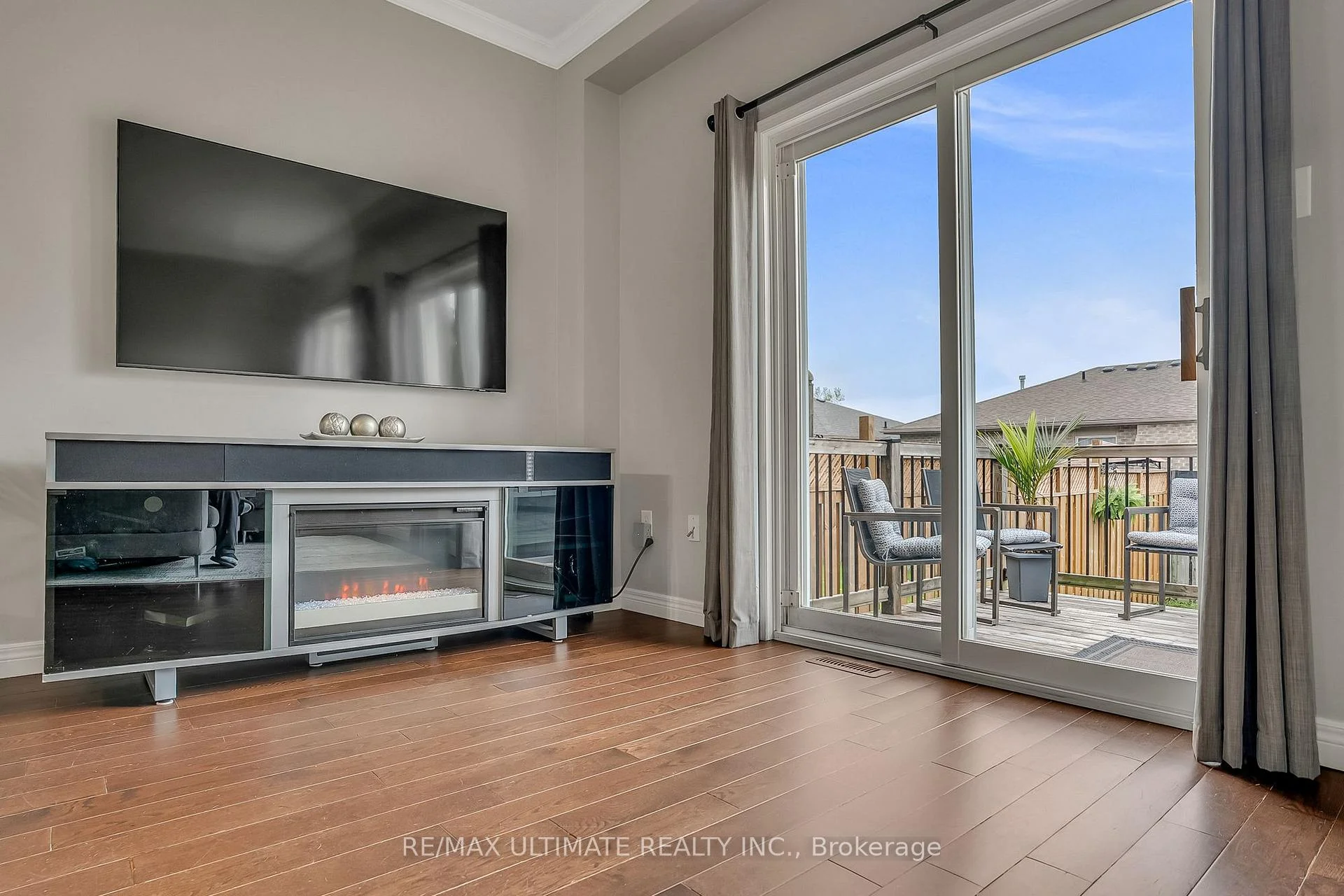 Photo 14 of 96 Bruce Crescent, Barrie, Bayshore — HOMEH