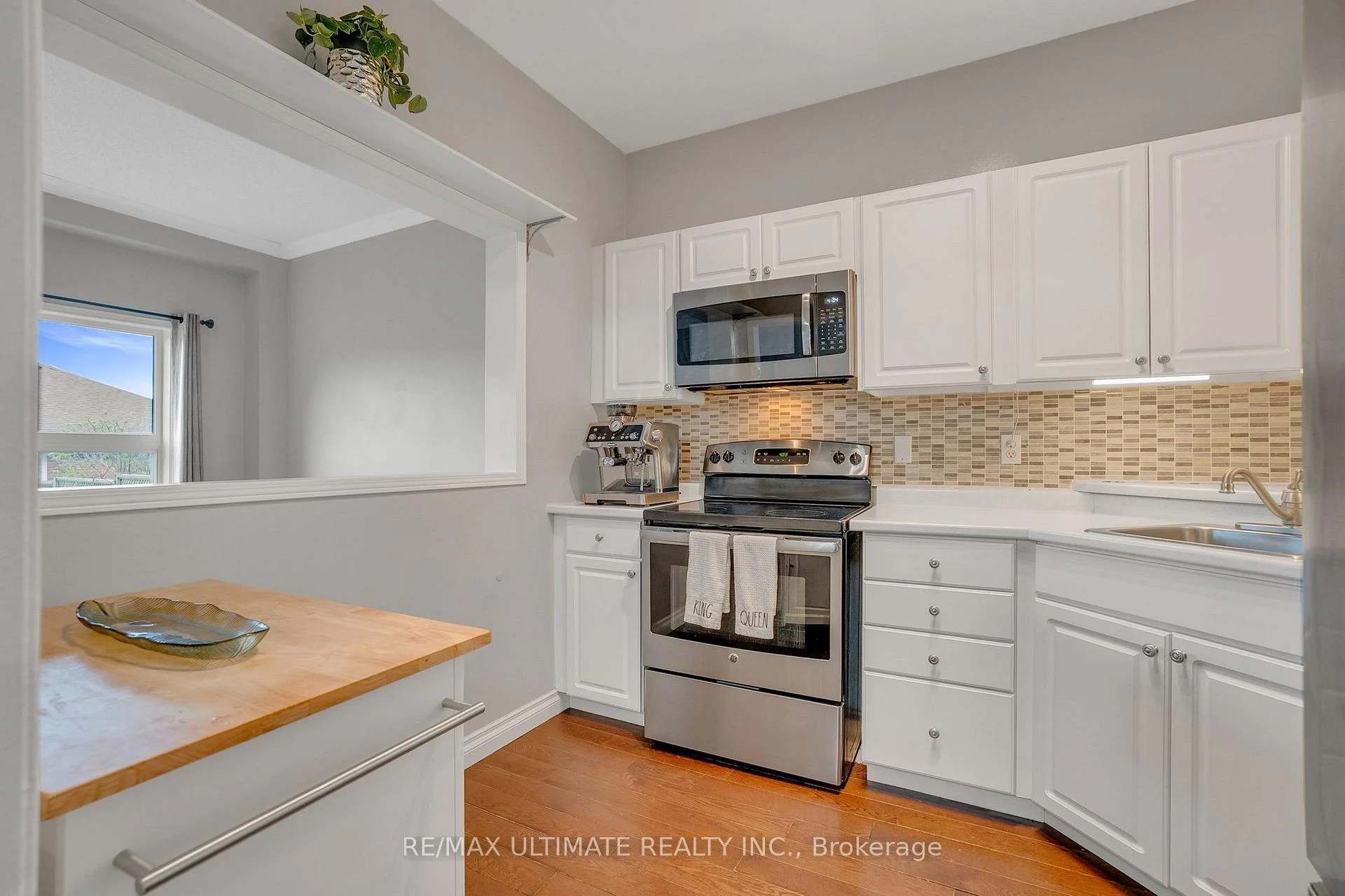 Photo 16 of 96 Bruce Crescent, Barrie, Bayshore — HOMEH