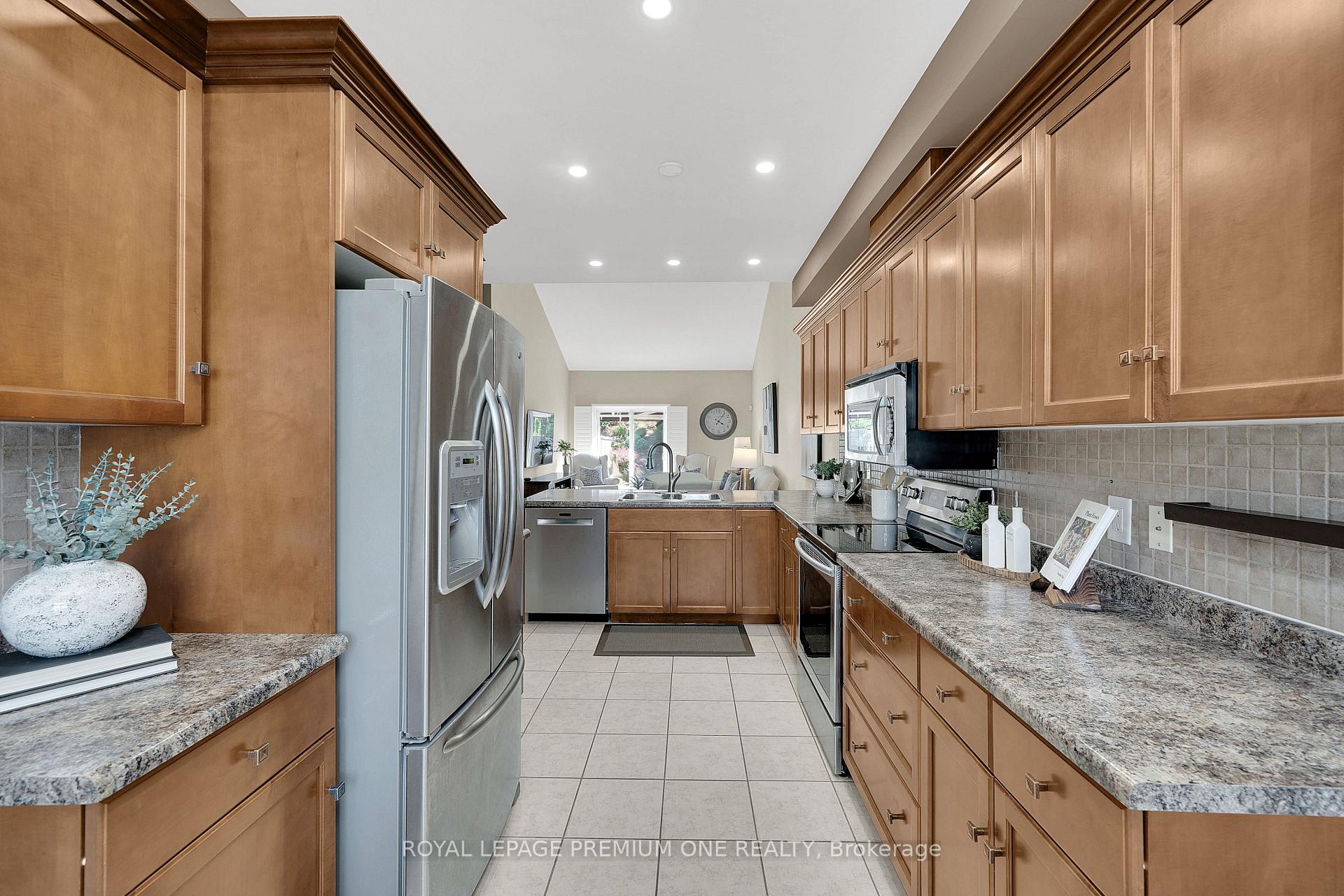 Photo 8 of 44 Conrad Place, Grimsby, Grimsby Beach — HOMEH