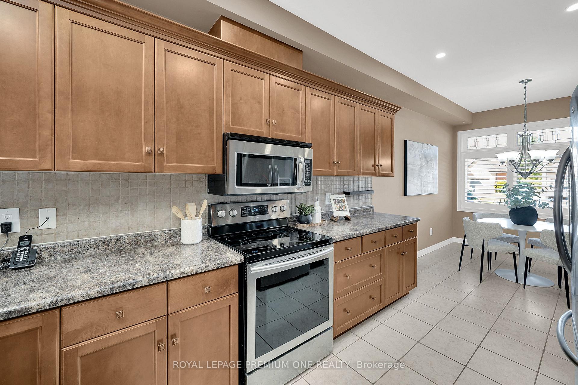 Photo 9 of 44 Conrad Place, Grimsby, Grimsby Beach — HOMEH