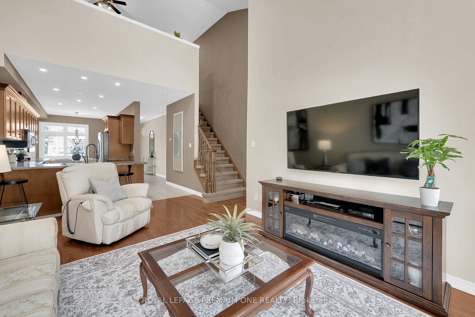 Photo 15 of 44 Conrad Place, Grimsby, Grimsby Beach — HOMEH