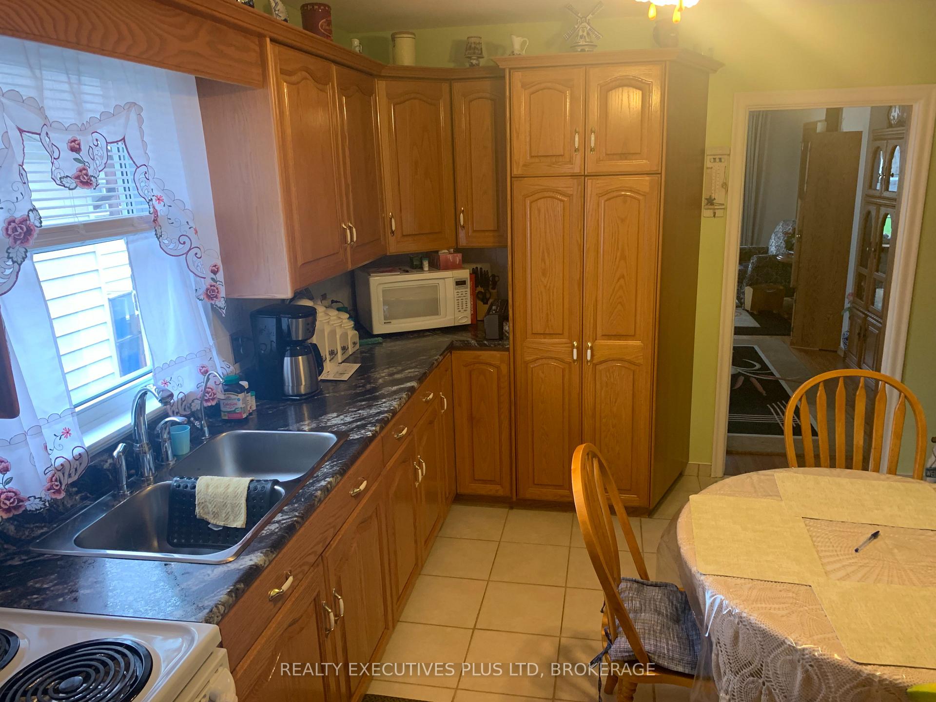 Photo 6 of 6322 Monroe Street, Niagara Falls, Dorchester — HOMEH