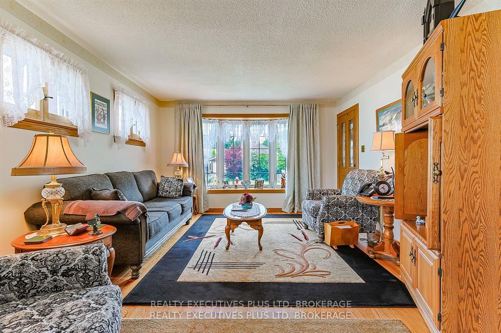 Photo 8 of 6322 Monroe Street, Niagara Falls, Dorchester — HOMEH