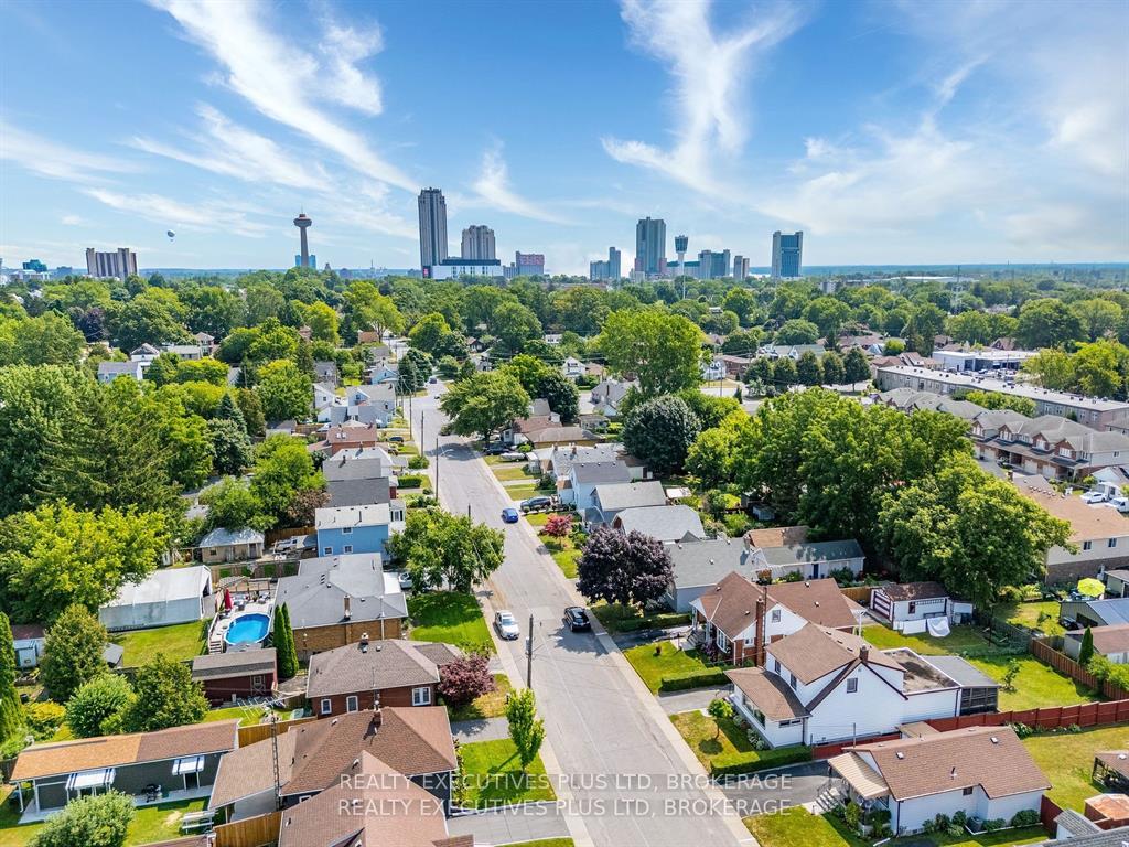 Photo 32 of 6322 Monroe Street, Niagara Falls, Dorchester — HOMEH