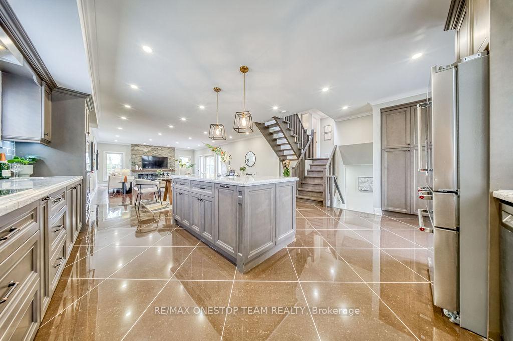 Photo 6 of 95 Sciberras Road, Markham, Unionville — HOMEH