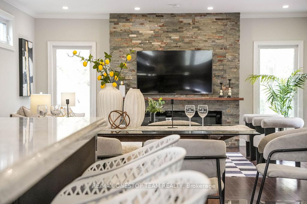 Photo 7 of 95 Sciberras Road, Markham, Unionville — HOMEH
