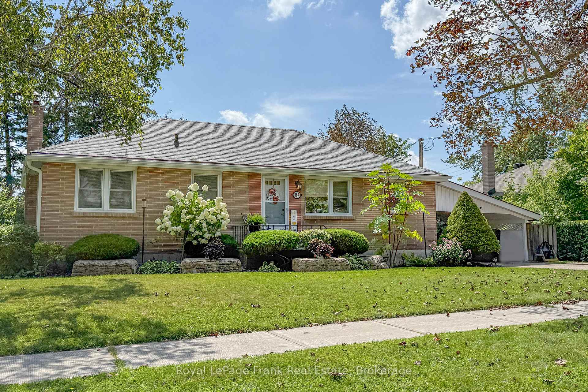 Photo 2 of 387 Aberdeen Avenue, Peterborough, Northcrest Ward 5 — HOMEH