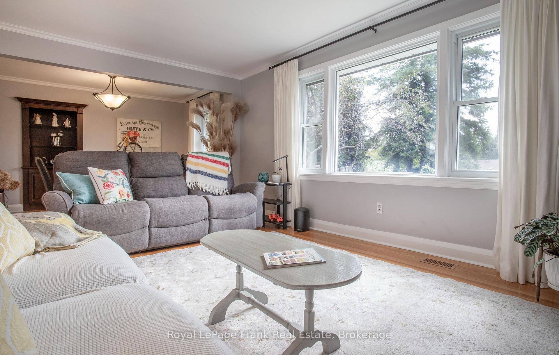 Photo 7 of 387 Aberdeen Avenue, Peterborough, Northcrest Ward 5 — HOMEH