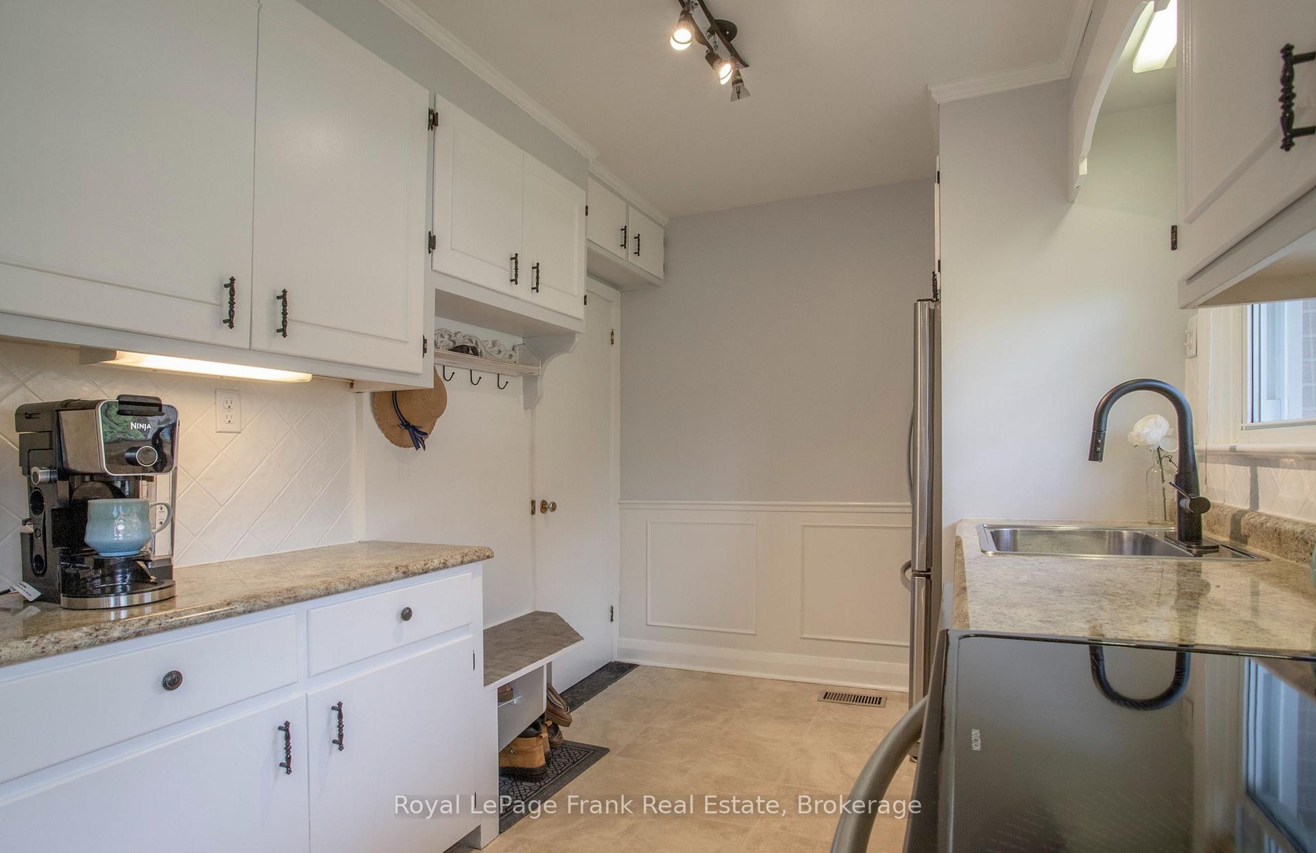 Photo 13 of 387 Aberdeen Avenue, Peterborough, Northcrest Ward 5 — HOMEH
