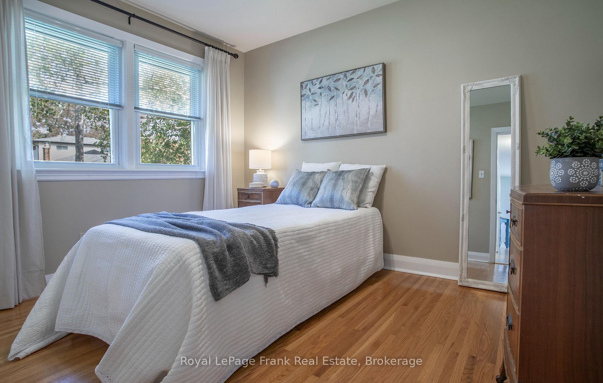 Photo 18 of 387 Aberdeen Avenue, Peterborough, Northcrest Ward 5 — HOMEH