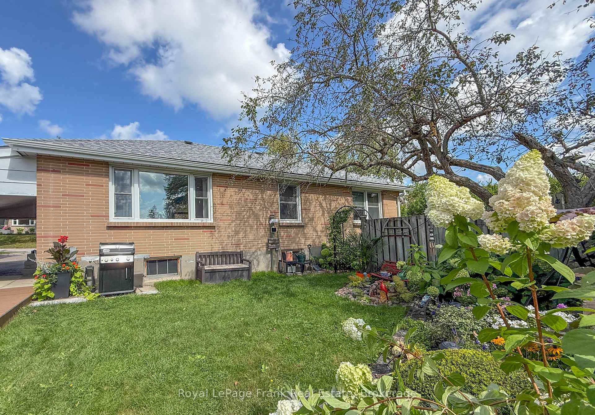 Photo 26 of 387 Aberdeen Avenue, Peterborough, Northcrest Ward 5 — HOMEH