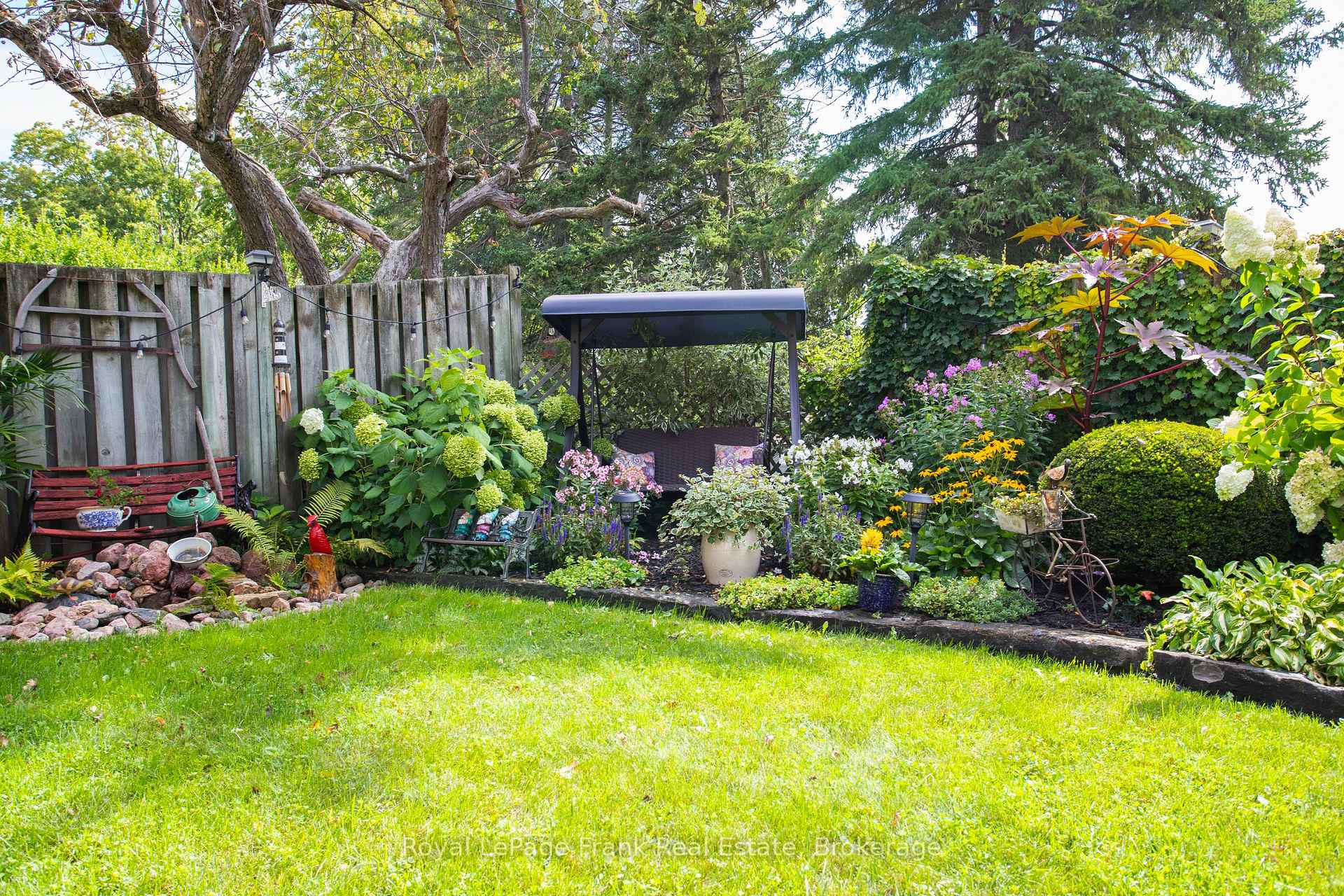 Photo 32 of 387 Aberdeen Avenue, Peterborough, Northcrest Ward 5 — HOMEH