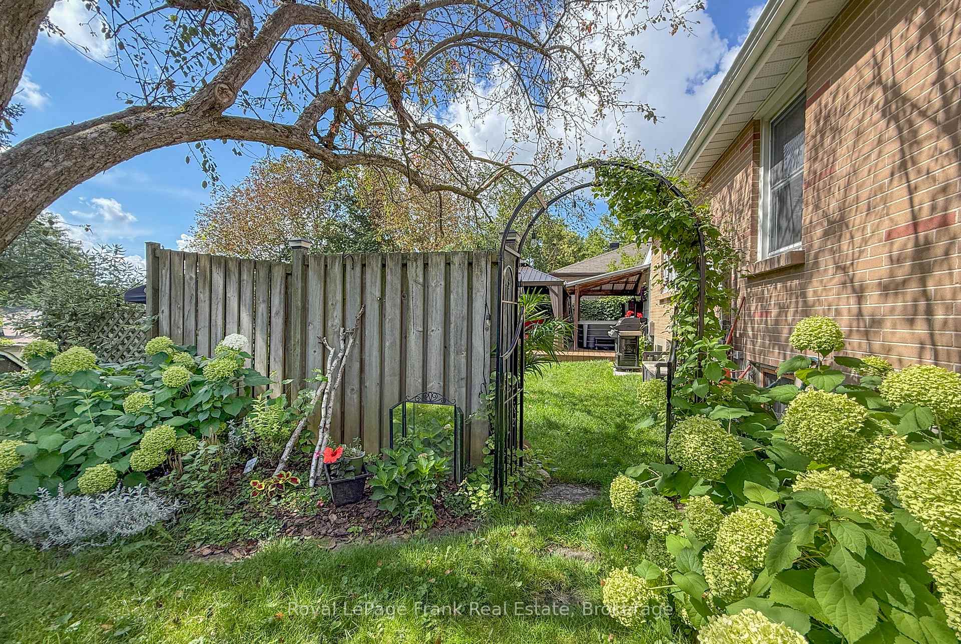 Photo 39 of 387 Aberdeen Avenue, Peterborough, Northcrest Ward 5 — HOMEH