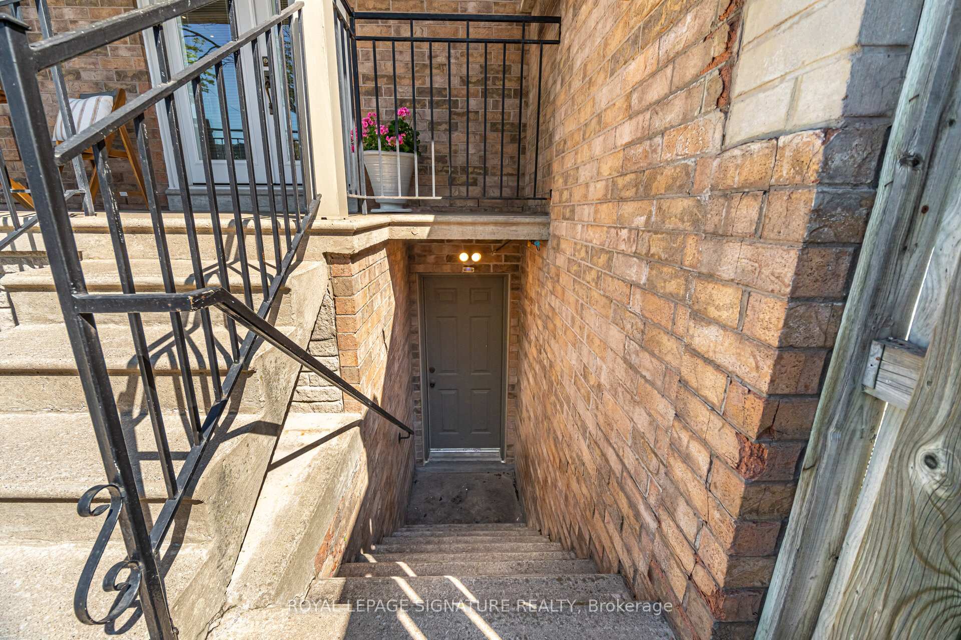 Photo 30 of 189 Aileen Avenue, Toronto, Keelesdale-Eglinton West — HOMEH