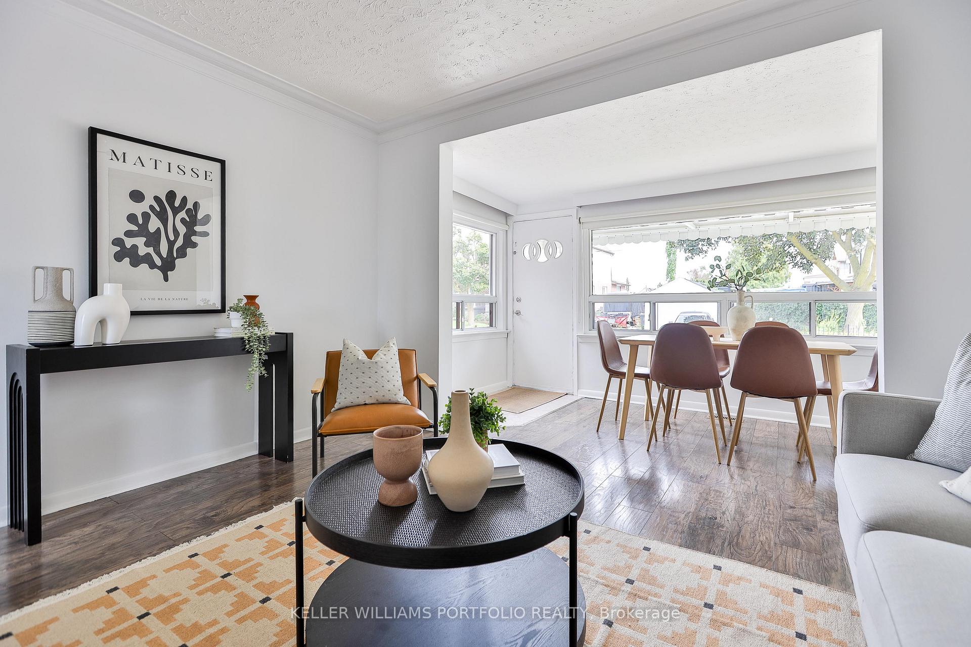 Photo 3 of 40 Aileen Avenue, Toronto, Keelesdale-Eglinton West — HOMEH