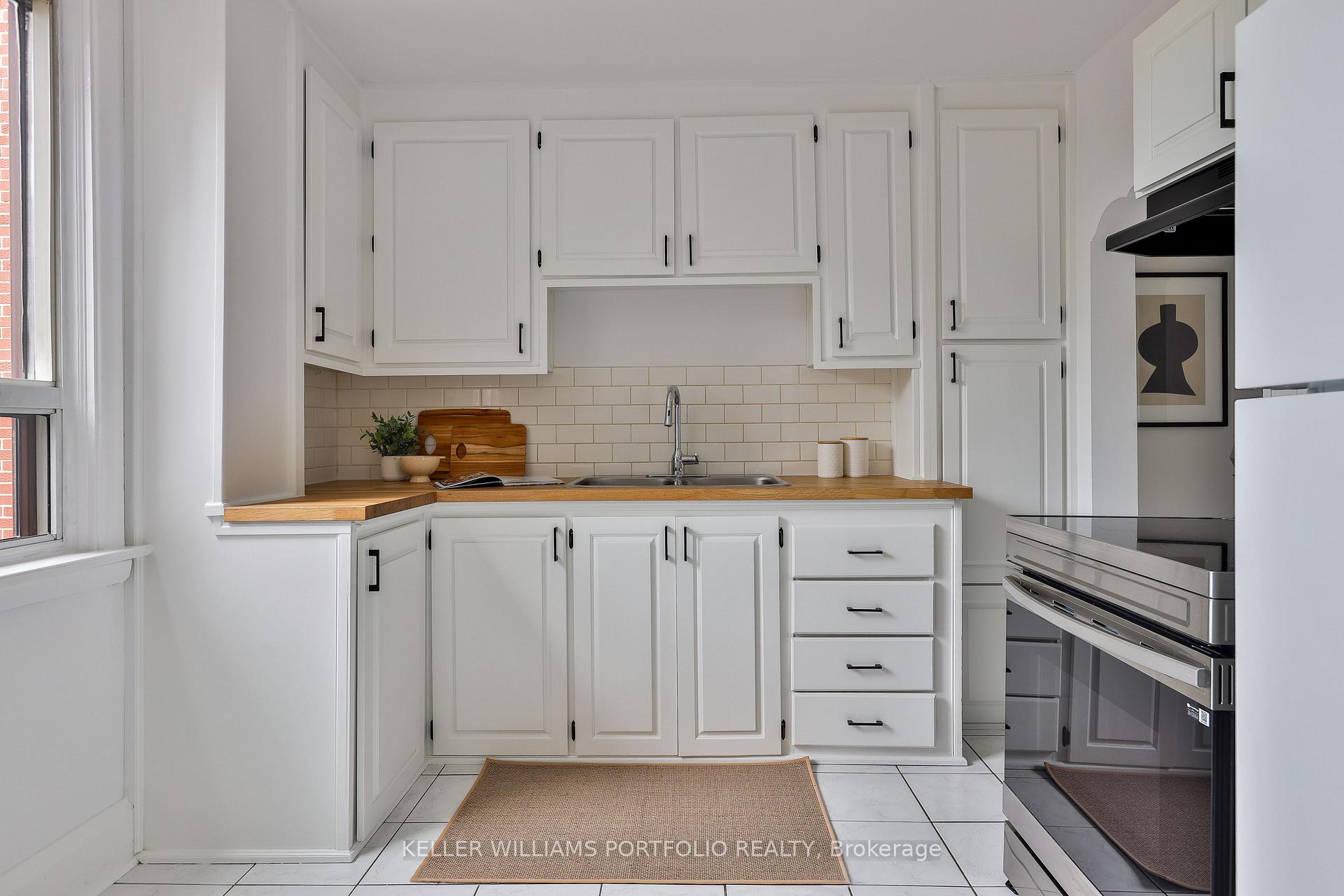 Photo 12 of 40 Aileen Avenue, Toronto, Keelesdale-Eglinton West — HOMEH