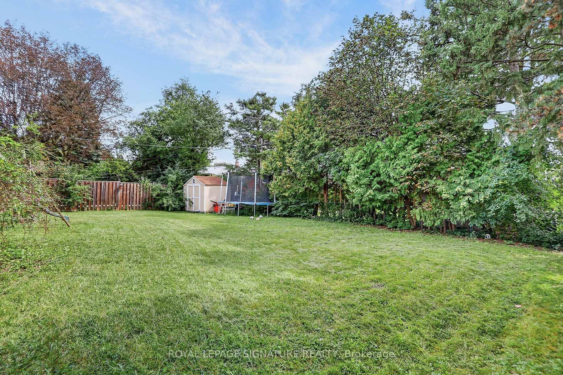 Photo 5 of 73 Castlegrove Boulevard, North York, Parkwoods-Donalda — HOMEH