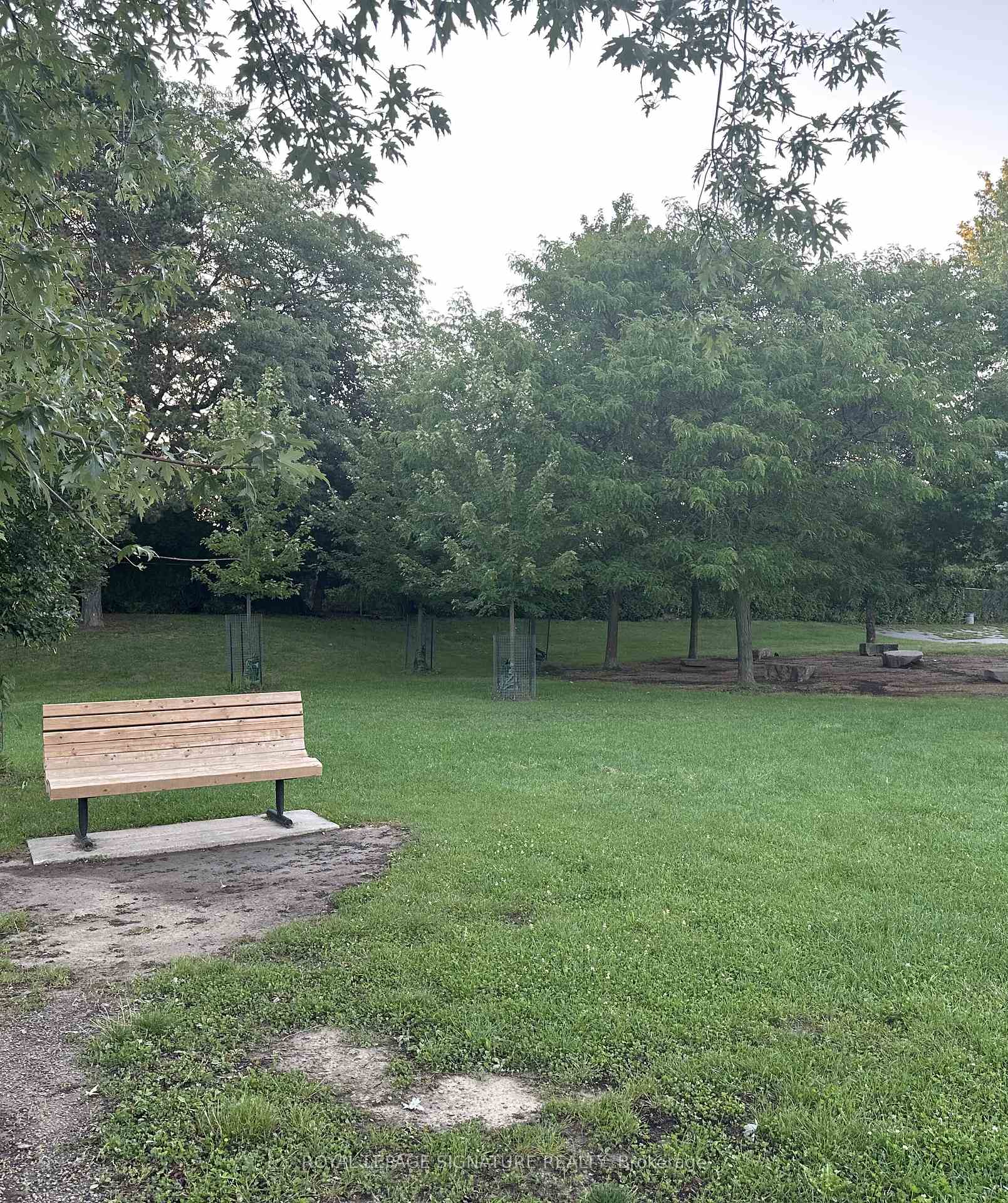 Photo 18 of 73 Castlegrove Boulevard, North York, Parkwoods-Donalda — HOMEH