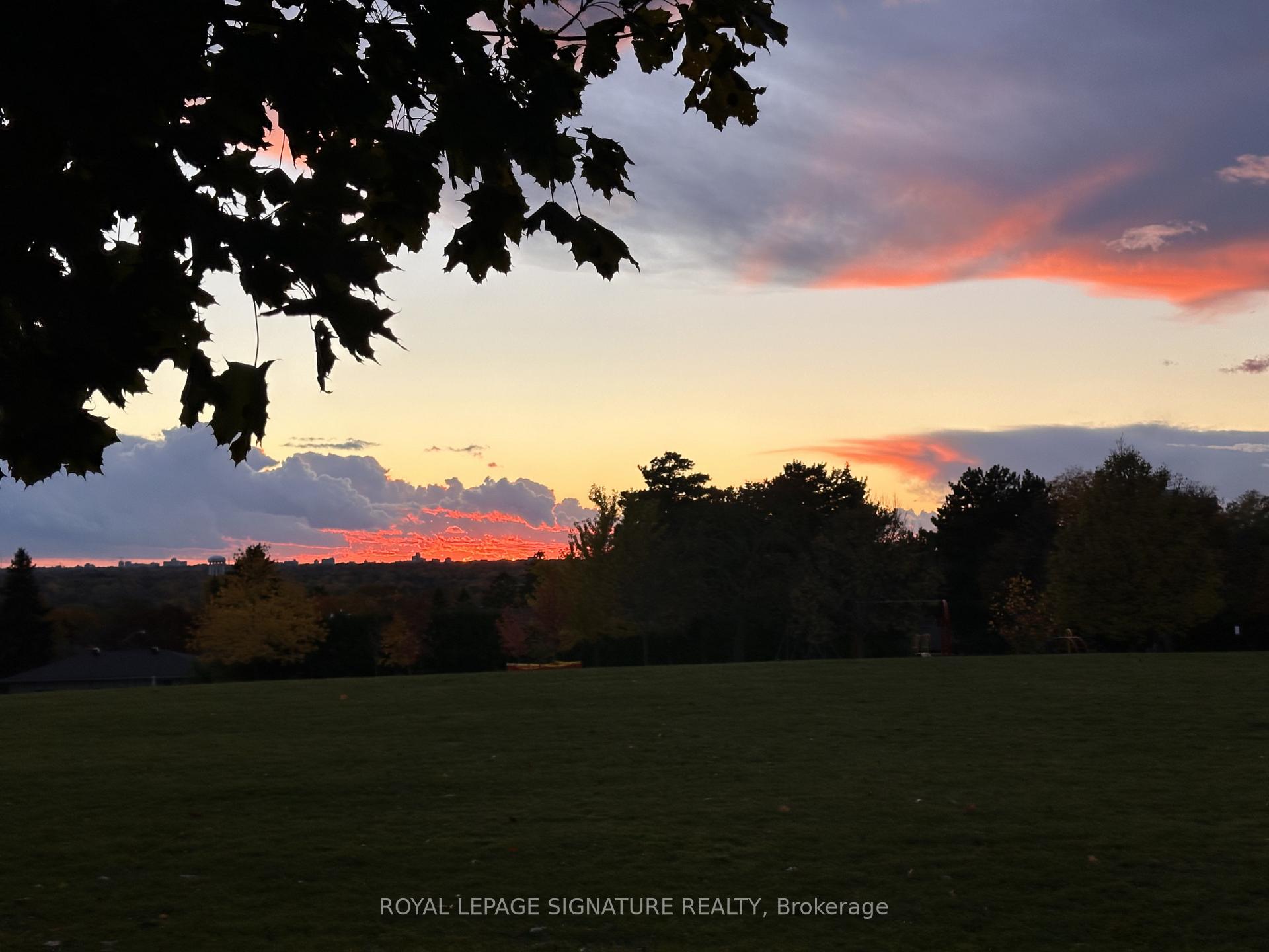 Photo 38 of 73 Castlegrove Boulevard, North York, Parkwoods-Donalda — HOMEH