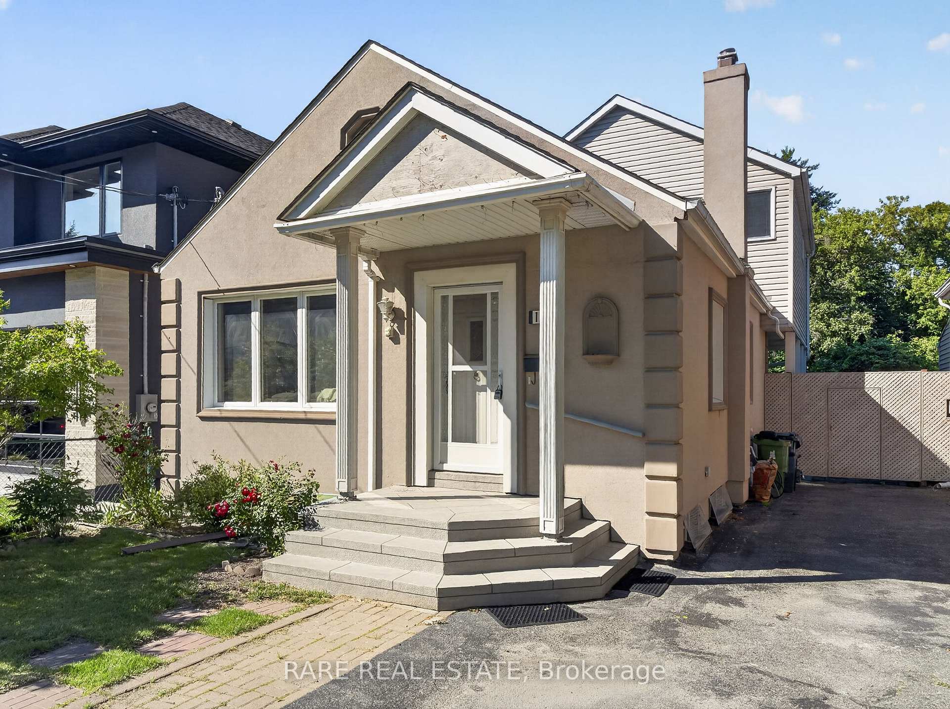 Photo 2 of 12 Kentroyal Drive, Etobicoke, Humber Heights — HOMEH