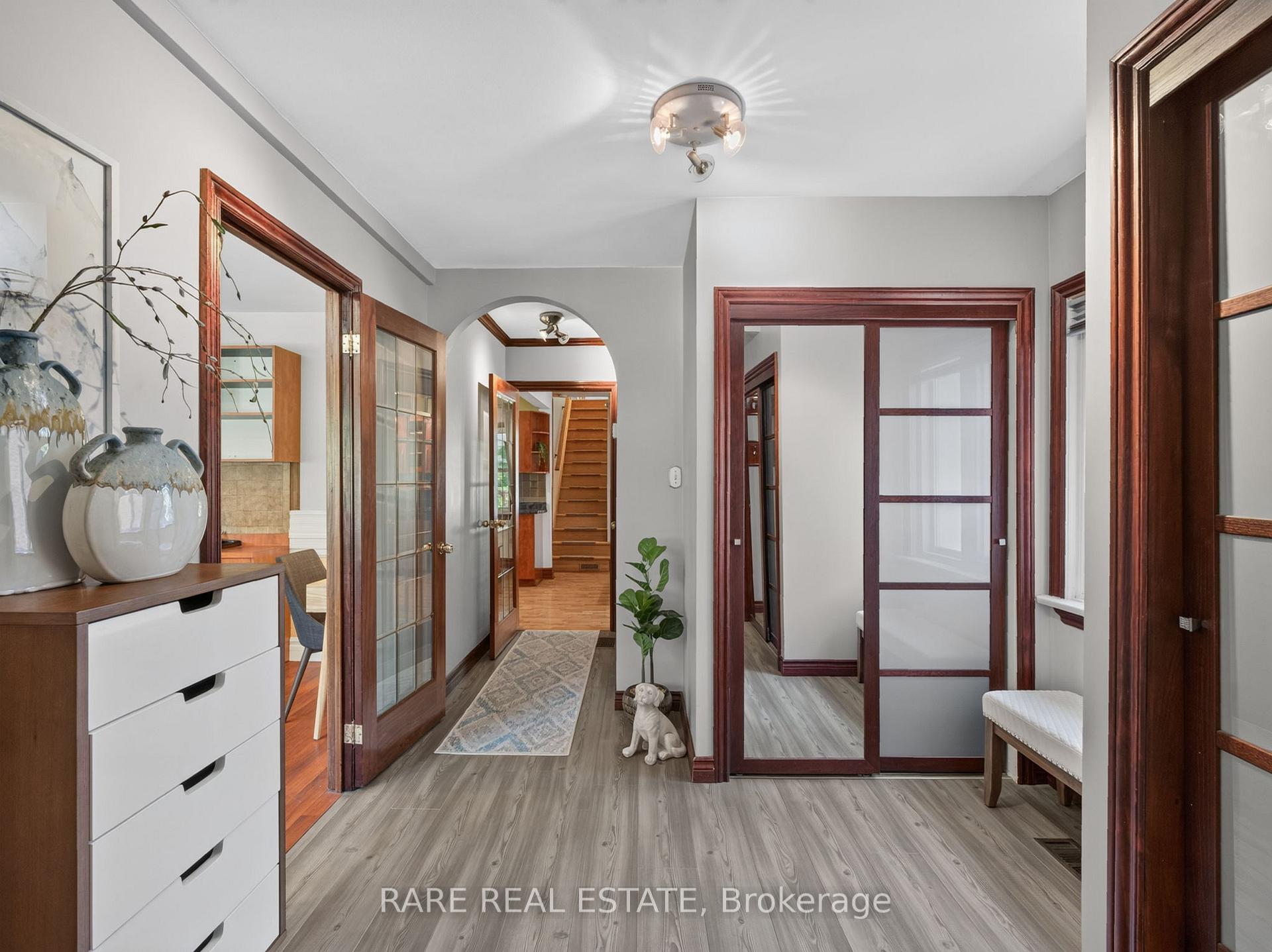 Photo 10 of 12 Kentroyal Drive, Etobicoke, Humber Heights — HOMEH