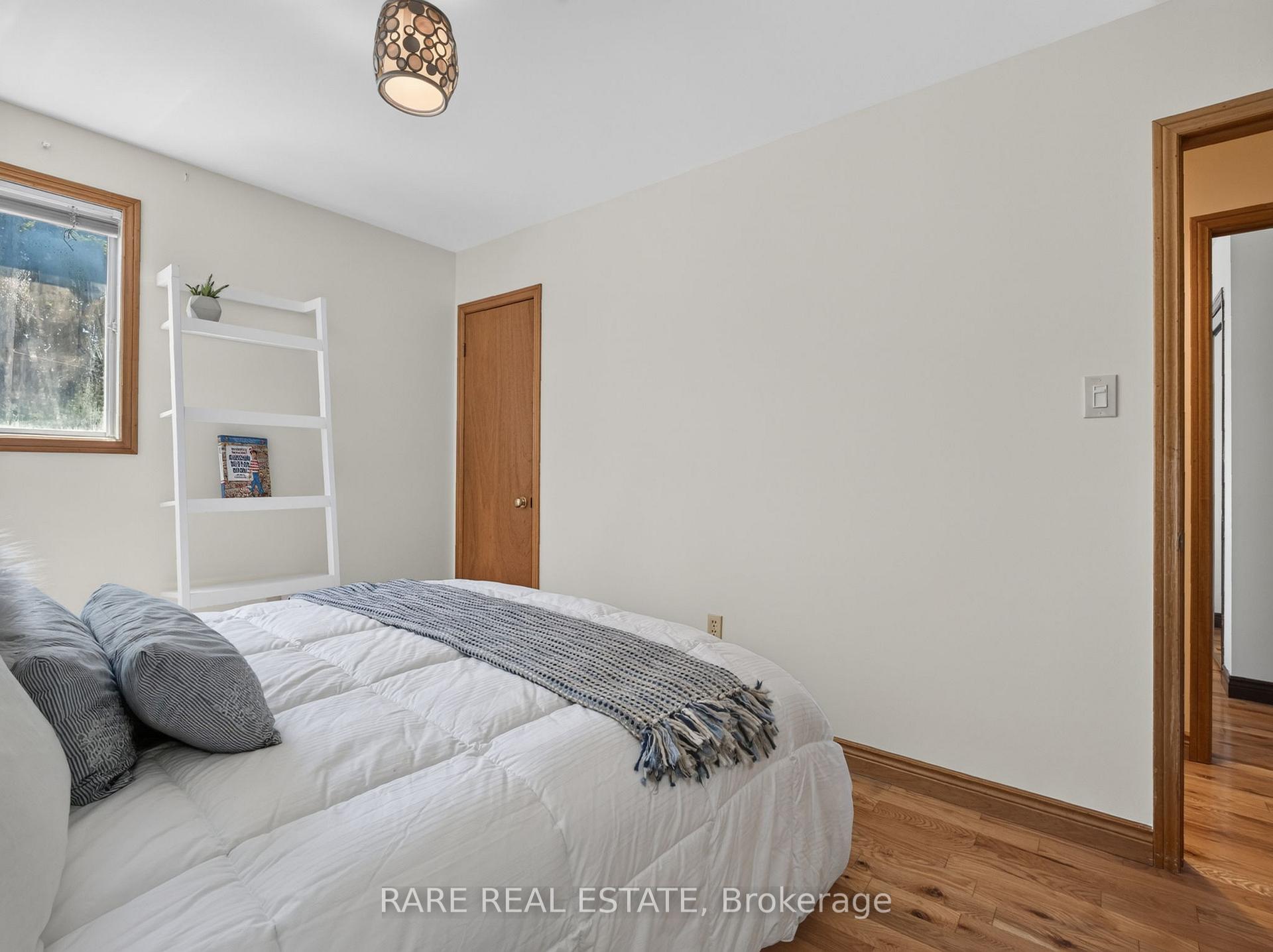 Photo 17 of 12 Kentroyal Drive, Etobicoke, Humber Heights — HOMEH