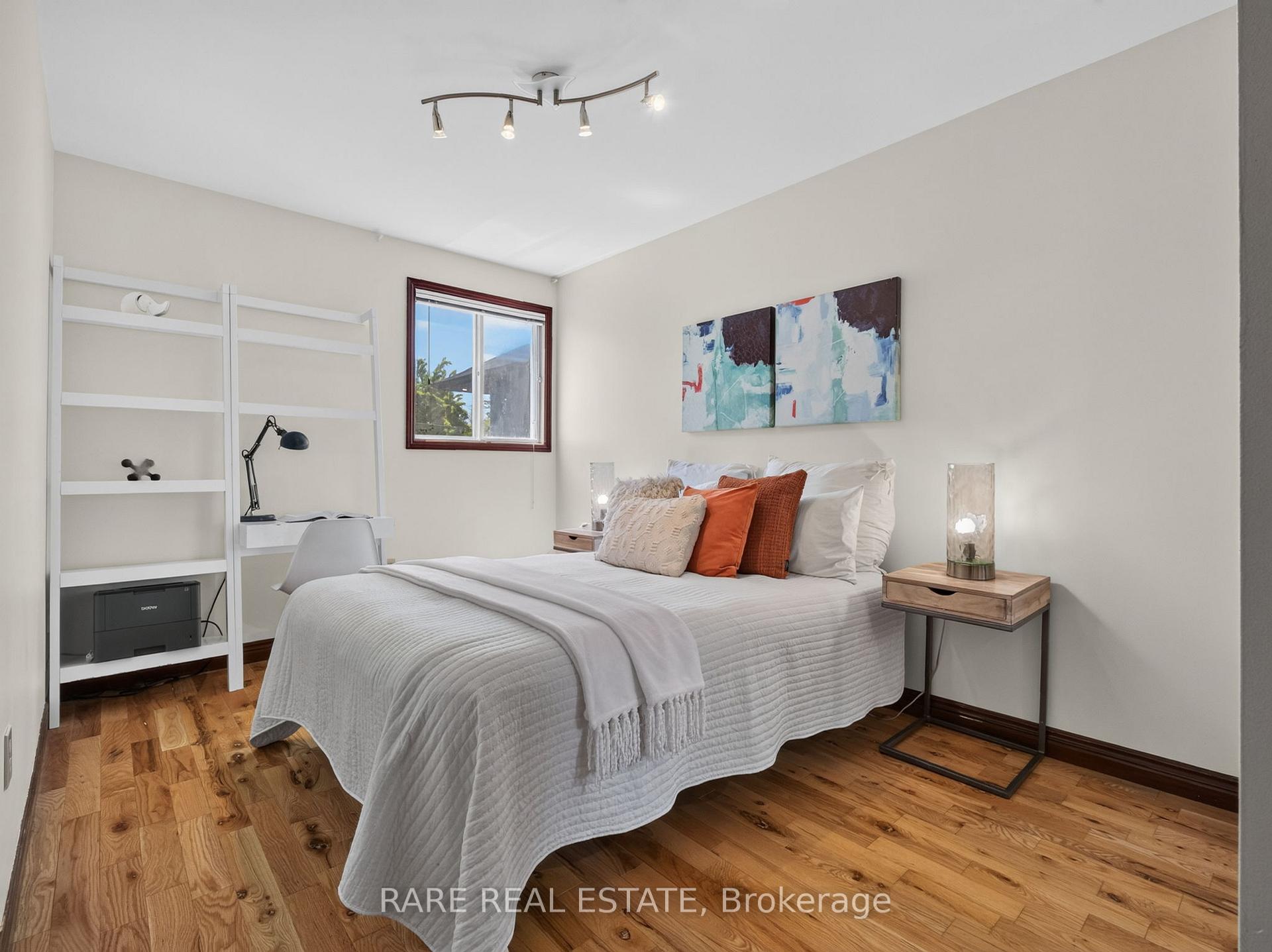 Photo 18 of 12 Kentroyal Drive, Etobicoke, Humber Heights — HOMEH